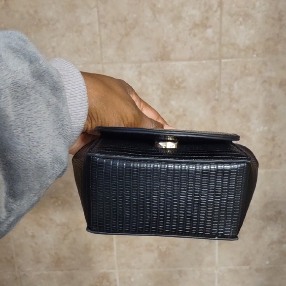 Black Textured Handbag - Picture 5 of 8